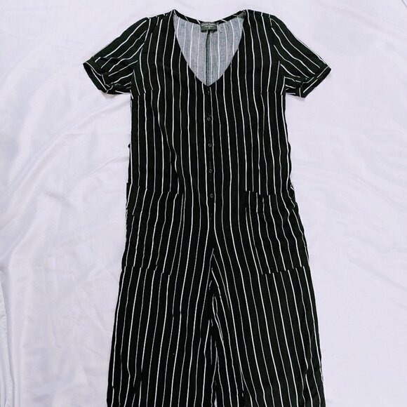 Dress Forum Los Angeles Black and White Striped Jumpsuit Women's Size Medium - Picture 6 of 8
